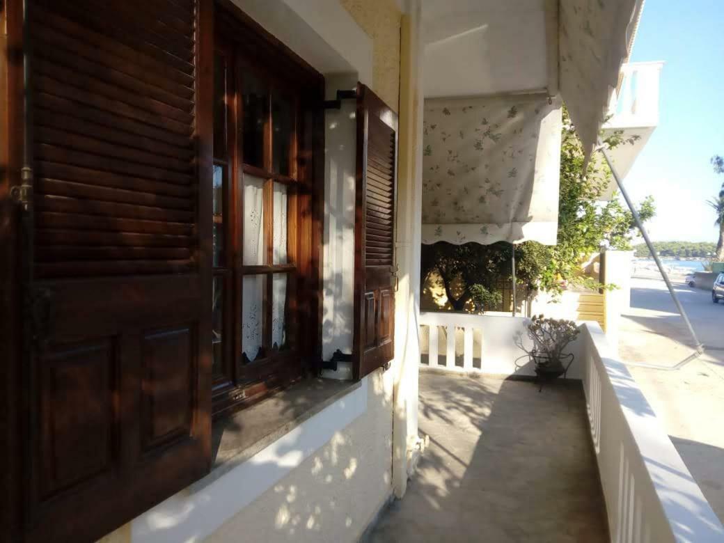 Artistica Villa Ermioni Bagian luar foto